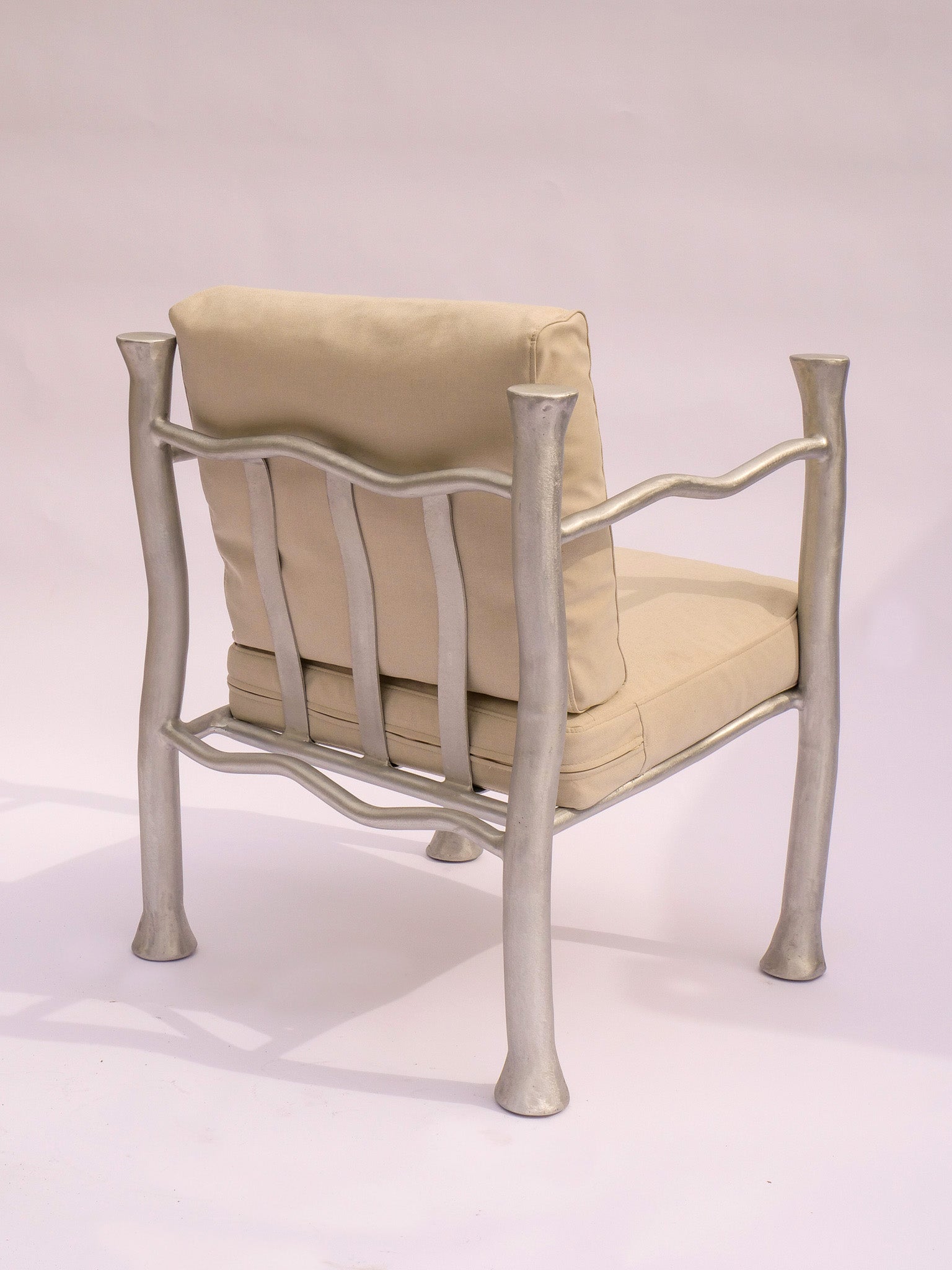 DREAM REALITY ARM CHAIR