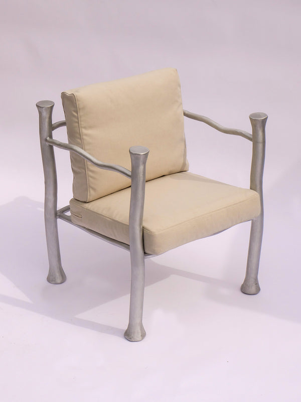 DREAM REALITY ARM CHAIR