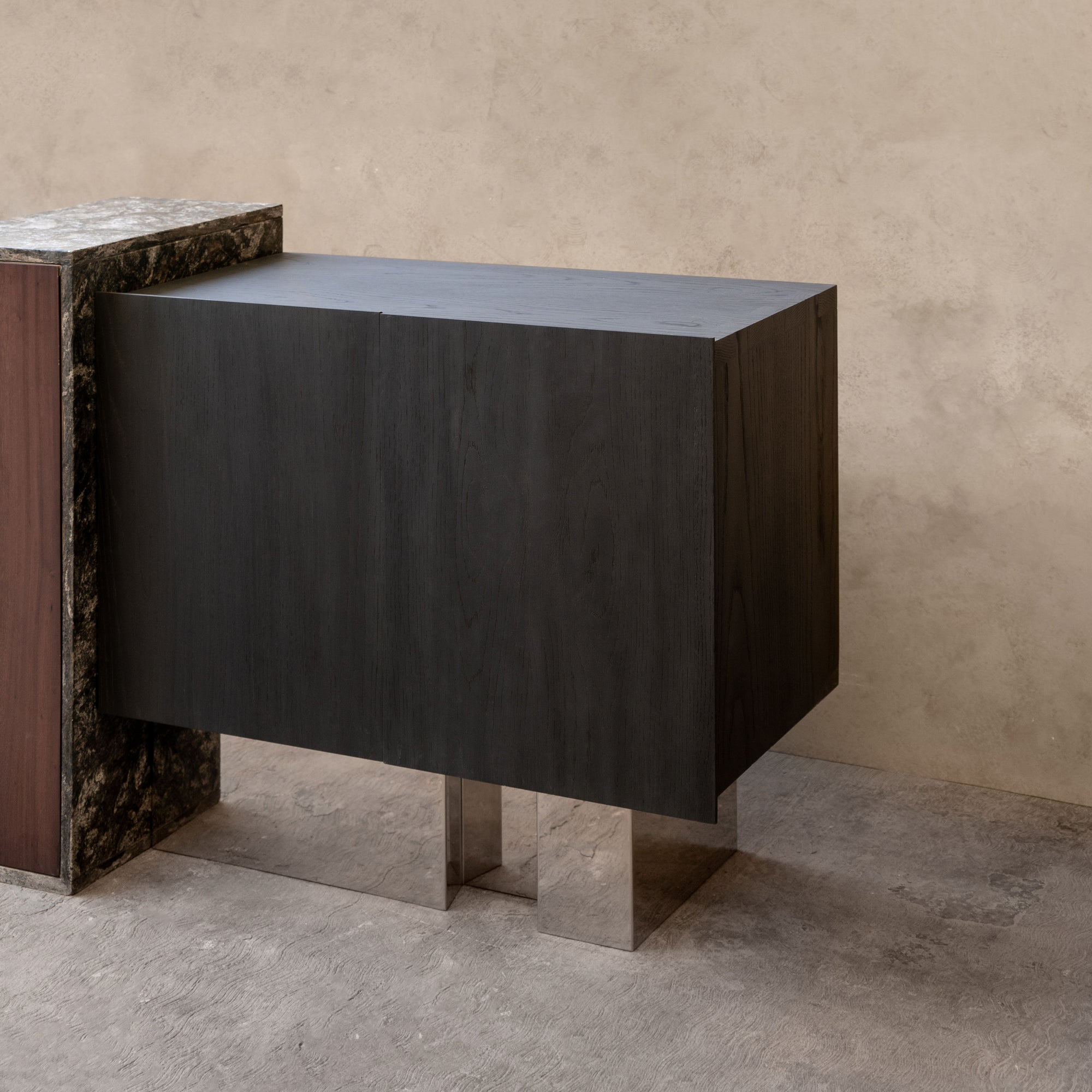 GREENWICH CHEST