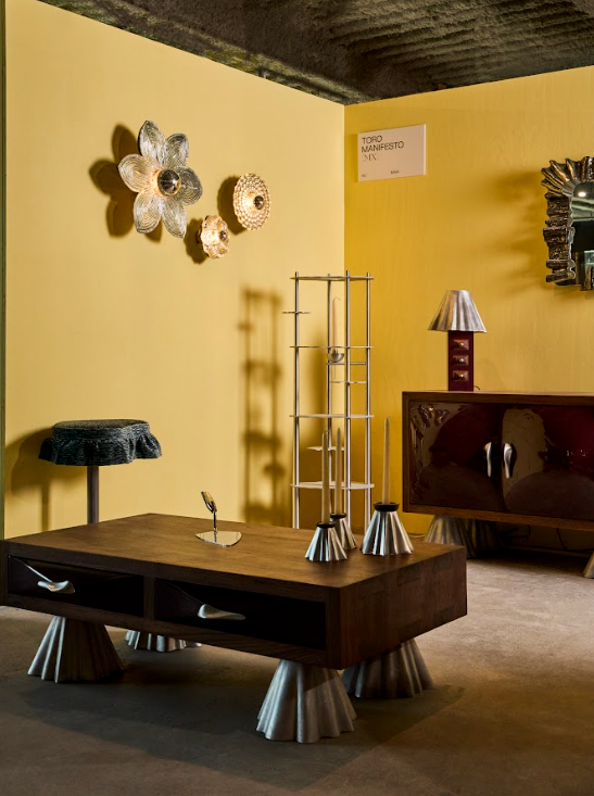 CACAO BLOSSOM WALL LAMP