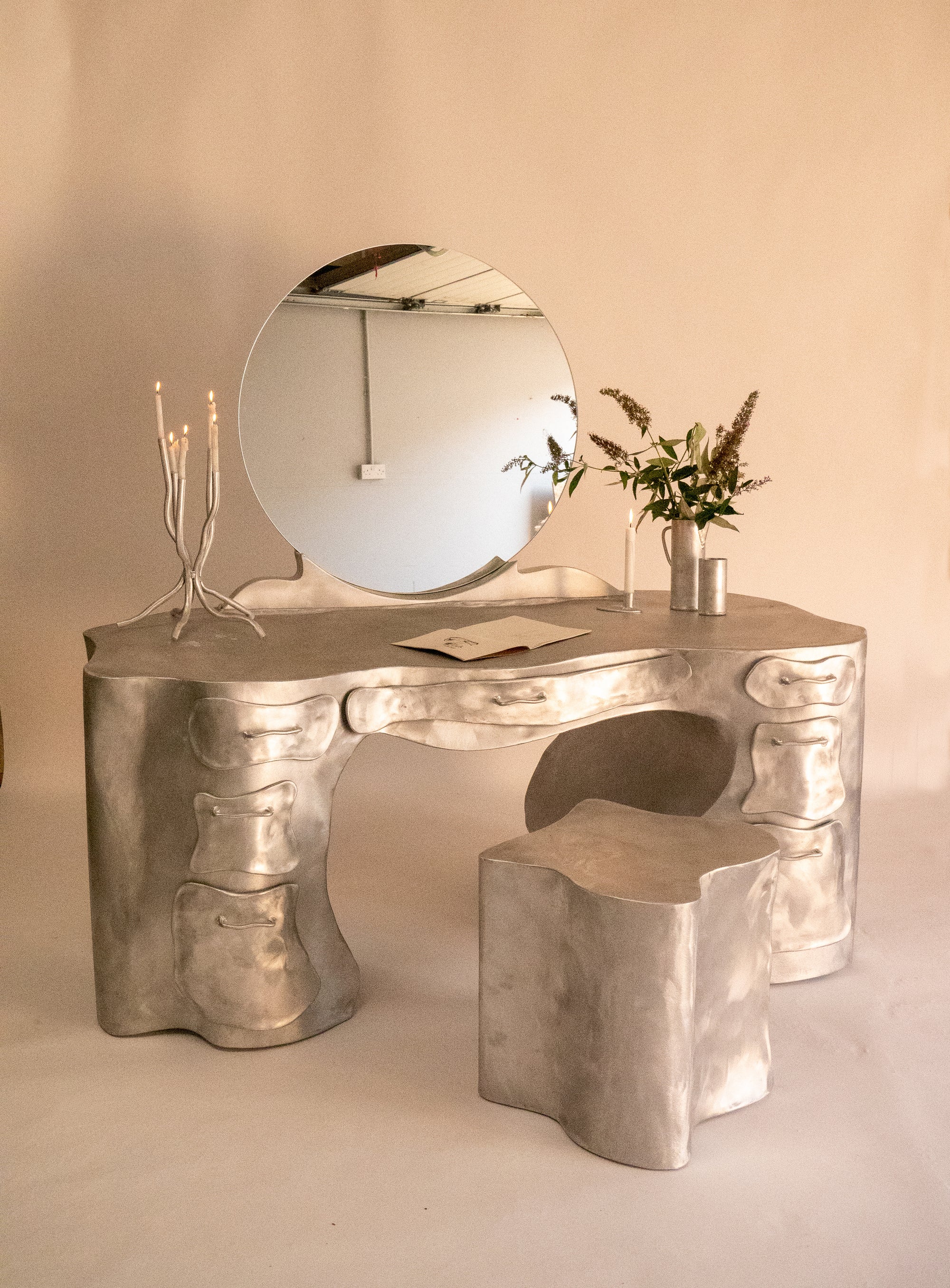 VANITY DESK