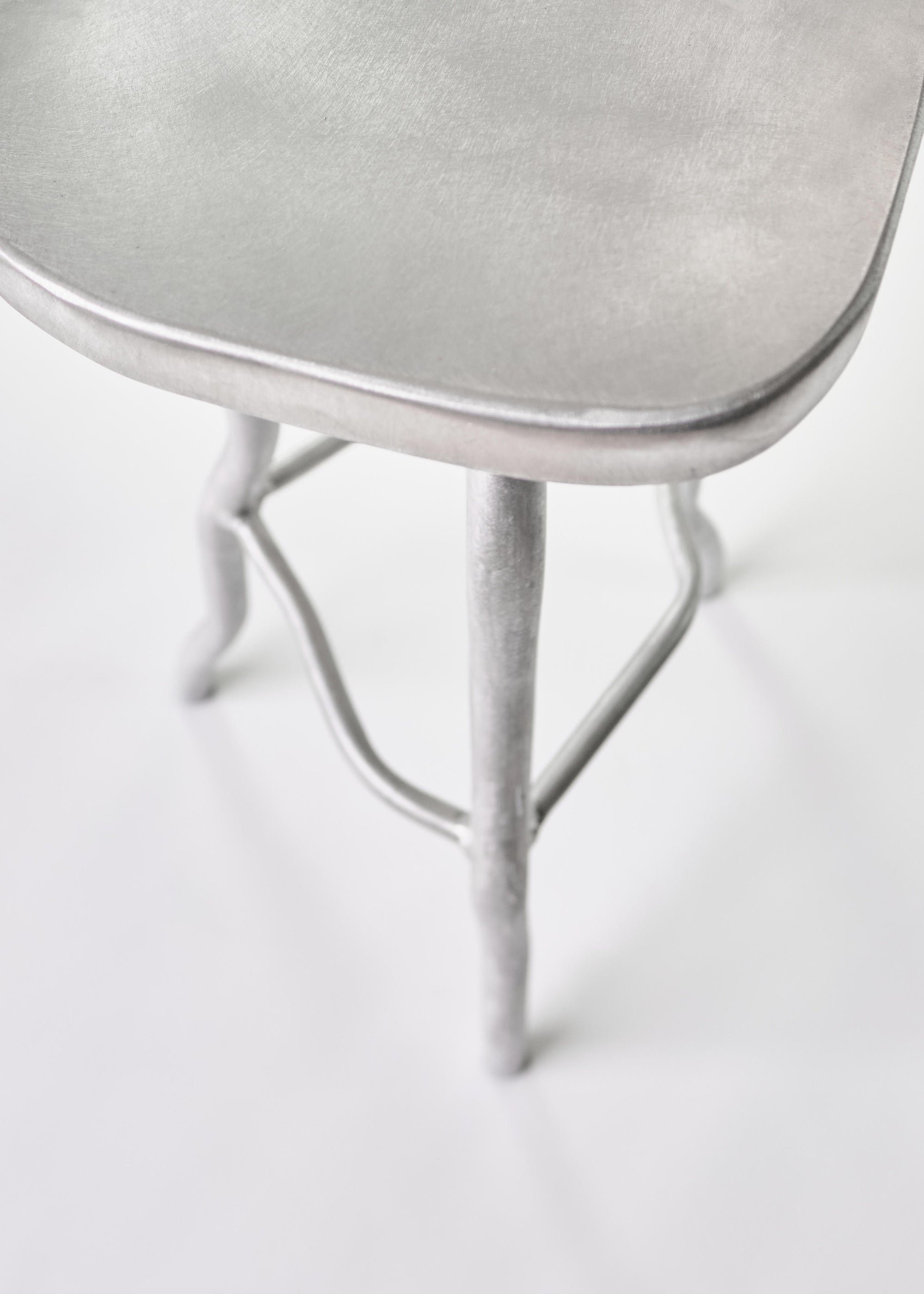 SIX DOTS BAR STOOL