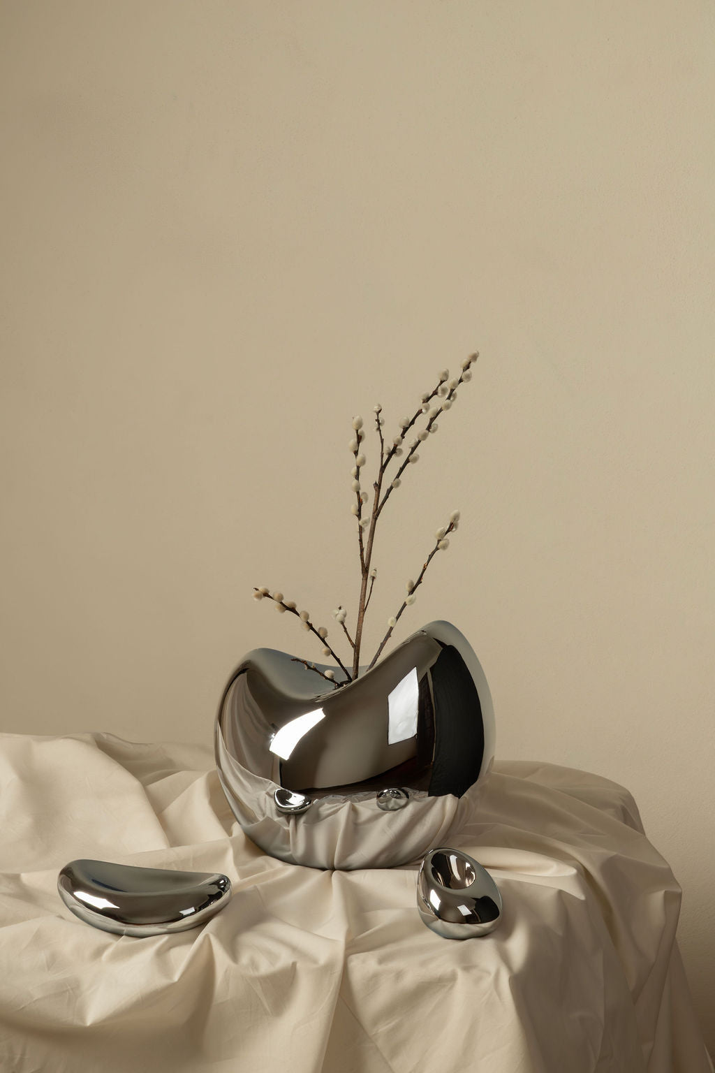LOW DENSITY VASE