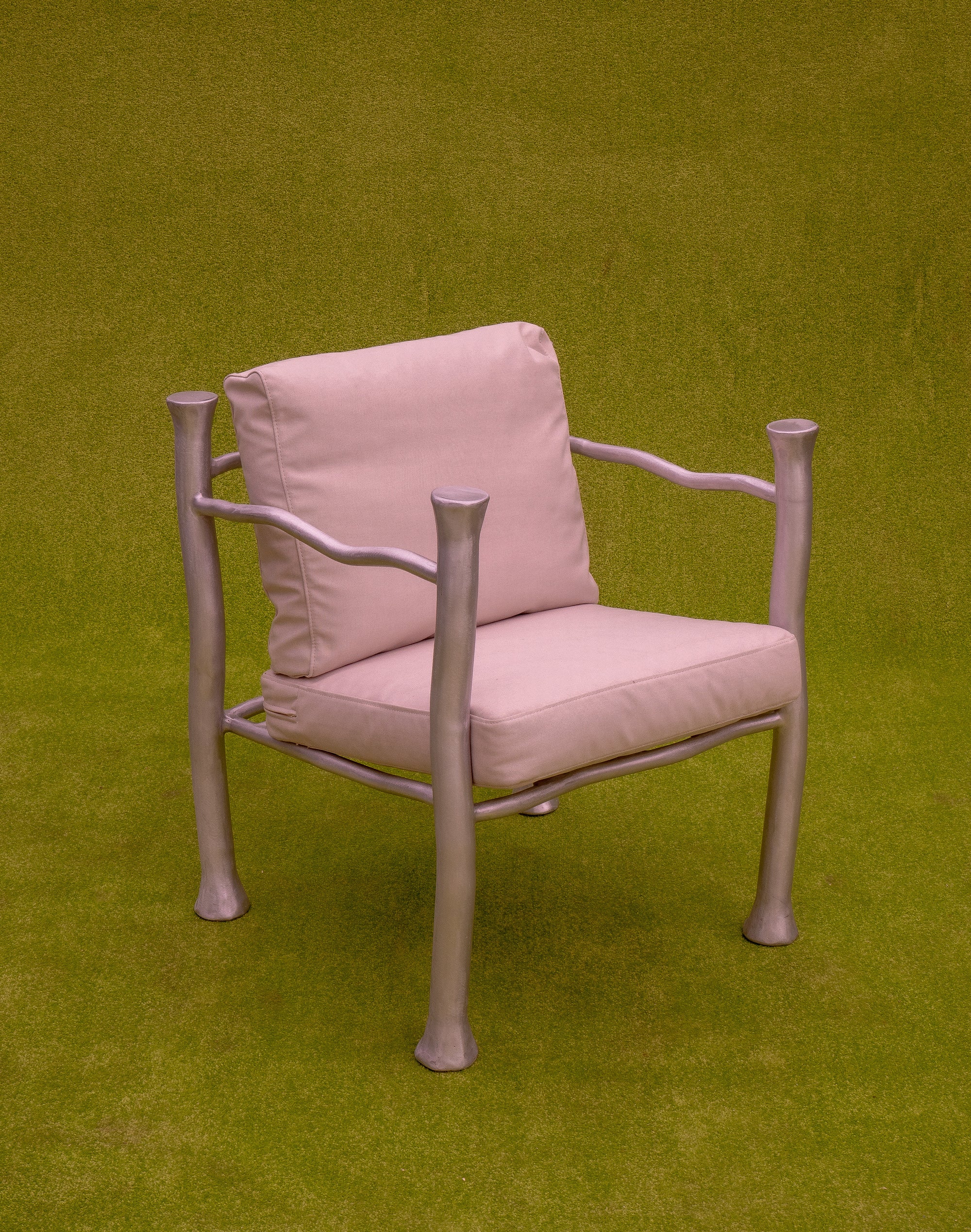 DREAM REALITY ARM CHAIR