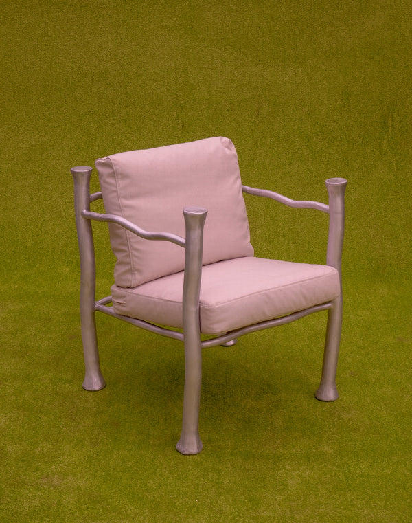 DREAM REALITY ARM CHAIR