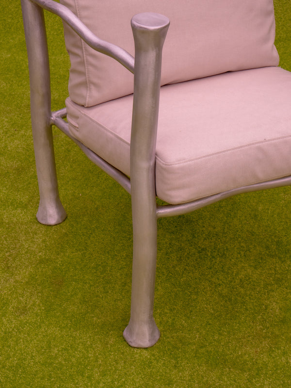 DREAM REALITY ARM CHAIR